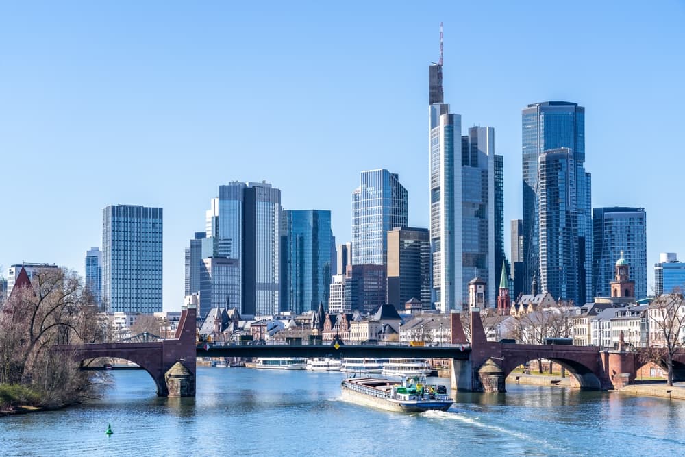 24-Stunden-Pflege Frankfurt: Kosten, Anbieter & Start 2026