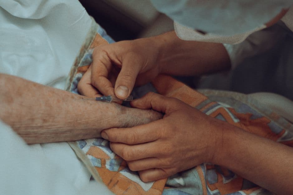 24-Stunden-Pflege für Ehepaare: Geht das — und was kostet es?