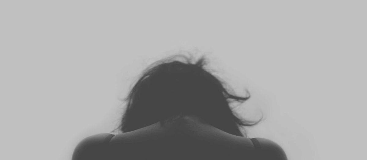Krankenversicherung der Pflegekraft: Wer zahlt — und was gilt im Krankheitsfall?