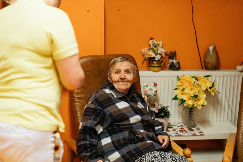 Pflegekraft steuerlich absetzen: So geht's mit §35a EStG